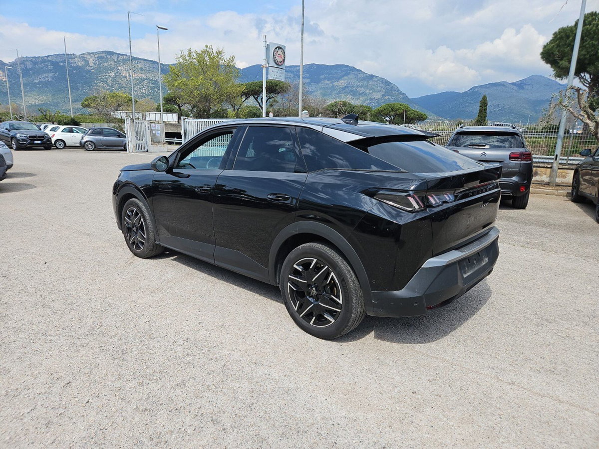 Peugeot 3008 73 kWh Allure 210cv (3)