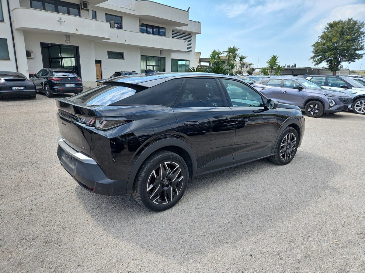 Peugeot 3008 73 kWh Allure 210cv (4)