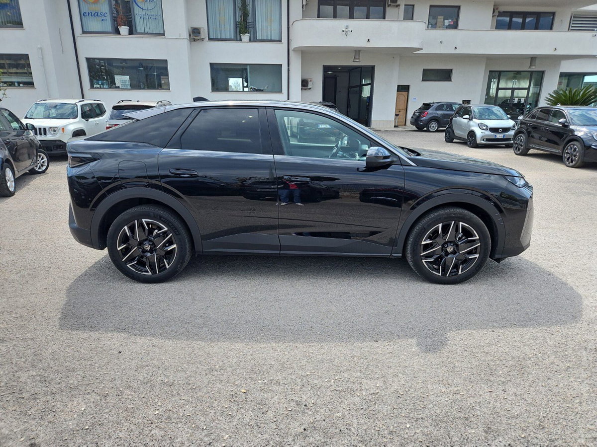 Peugeot 3008 73 kWh Allure 210cv (5)