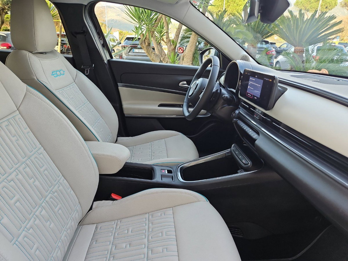 Fiat 600 1.2 Business 100cv (10)