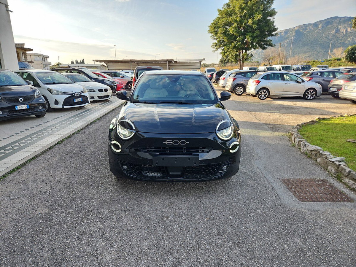 Fiat 600 1.2 Business 100cv (2)
