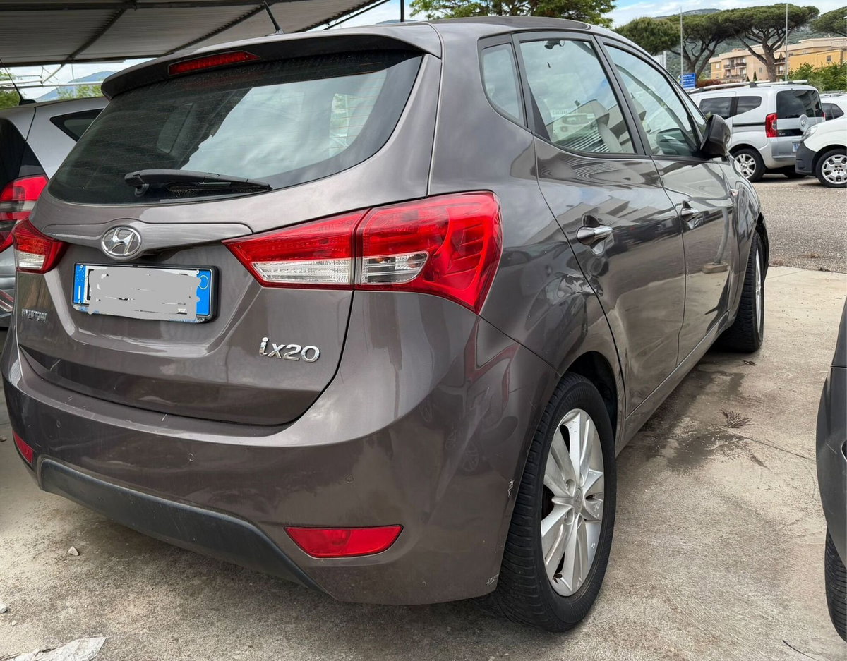 Hyundai ix20 1.4 90 CV XPossible (2)