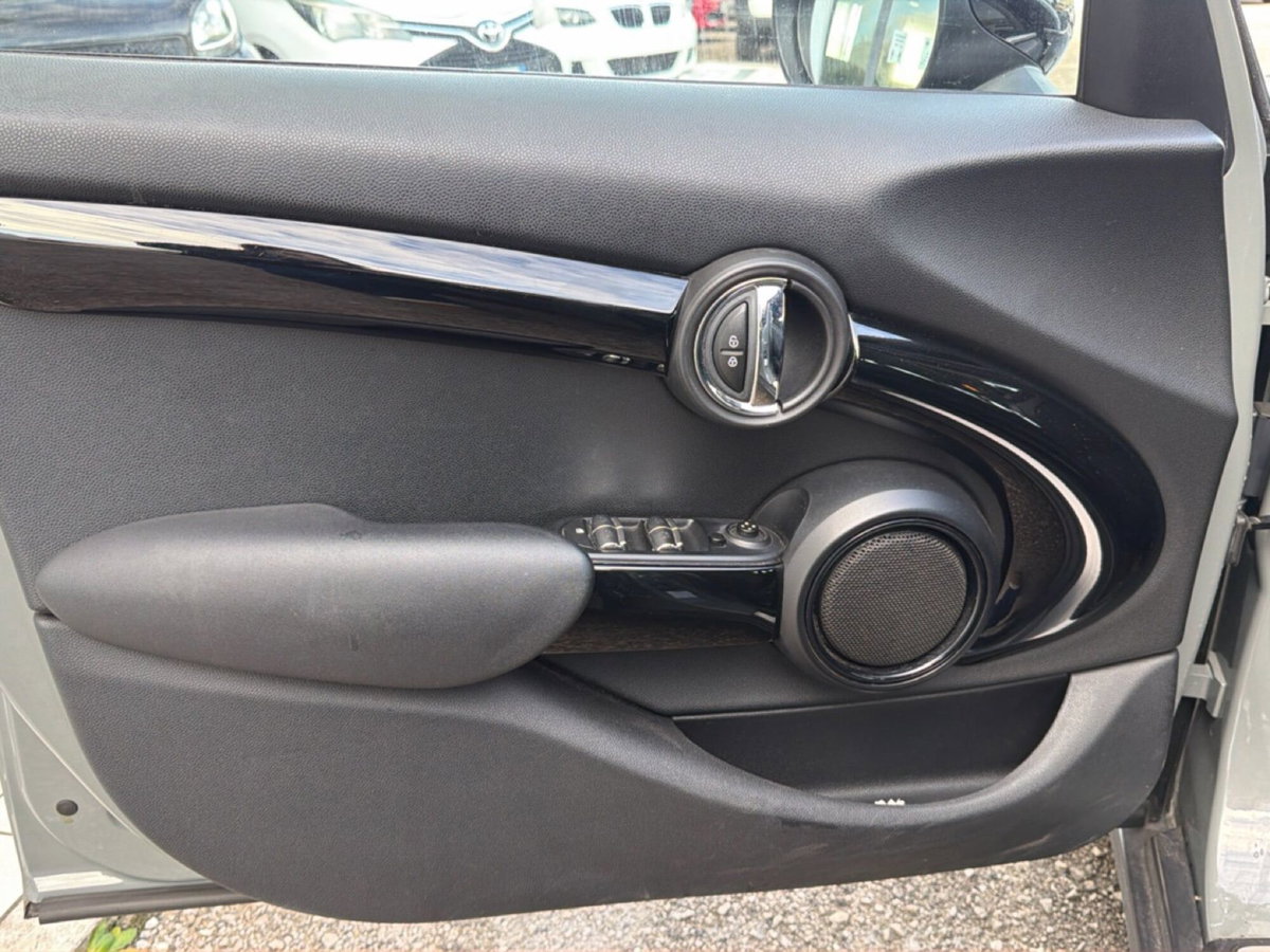 MINI Mini 1.5 Cooper D Business XL (10)