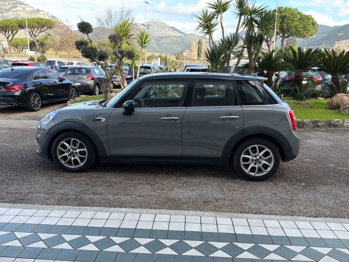 MINI Mini 1.5 Cooper D Business XL (2)