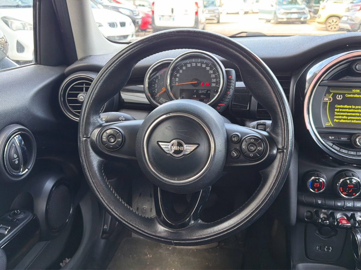 MINI Mini 1.5 Cooper D Business XL (5)
