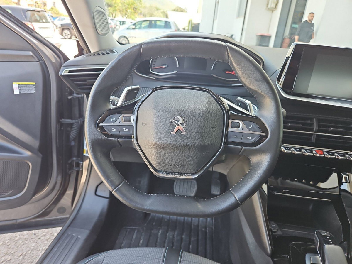 Peugeot 2008 BlueHDi 130 S&S EAT8 Allure Pack (10)