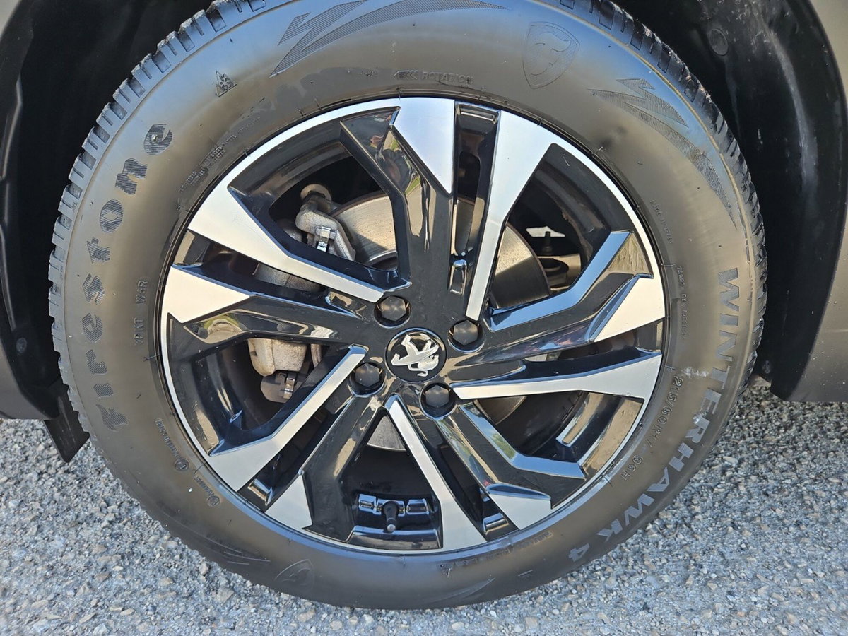 Peugeot 2008 BlueHDi 130 S&S EAT8 Allure Pack (7)