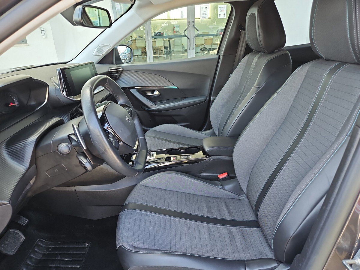 Peugeot 2008 BlueHDi 130 S&S EAT8 Allure Pack (8)