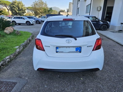 Toyota Yaris 1.D-4D 5 porte Lounge (5)