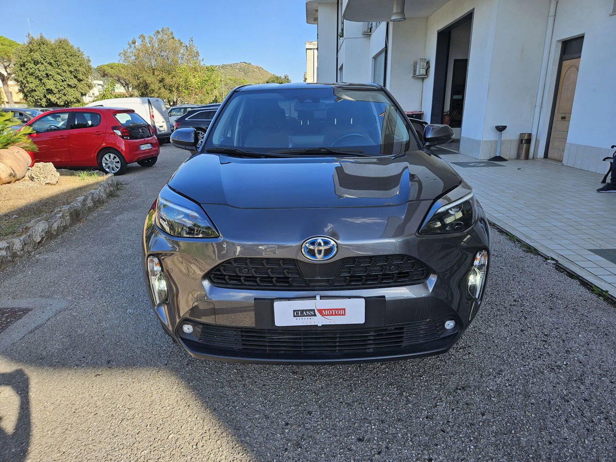 Toyota Yaris Cross 1.5 Hybrid 5p. E-CVT AWD-i Premiere (2)