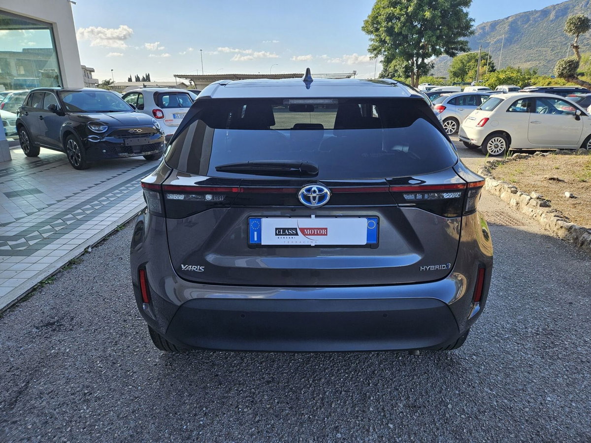 Toyota Yaris Cross 1.5 Hybrid 5p. E-CVT AWD-i Premiere (6)