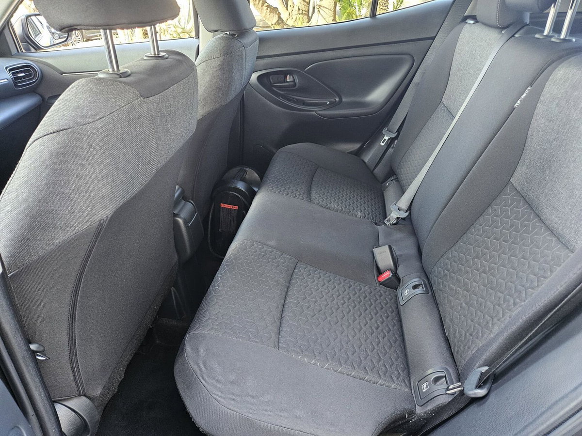 Toyota Yaris Cross 1.5 Hybrid 5p. E-CVT AWD-i Premiere (8)