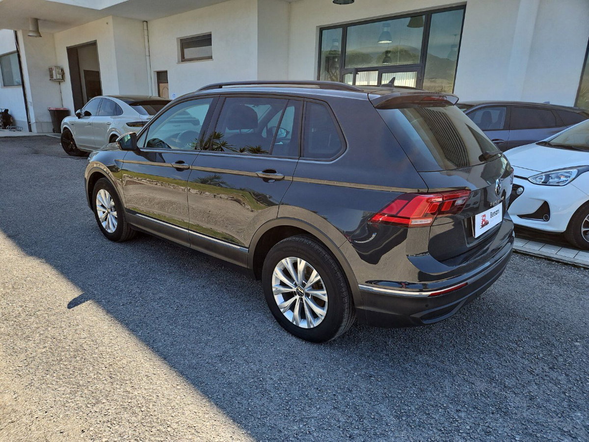 Volkswagen Tiguan 2.0 TDI 150 CV SCR DSG 4MOTION Life (3)