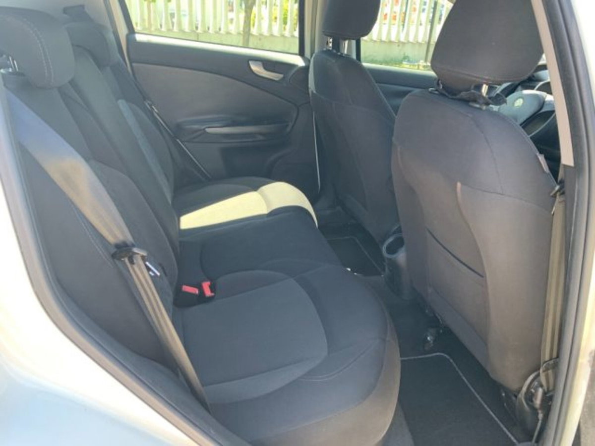 Alfa Romeo Giulietta 1.6 JTDm-2 Exclusive (11)