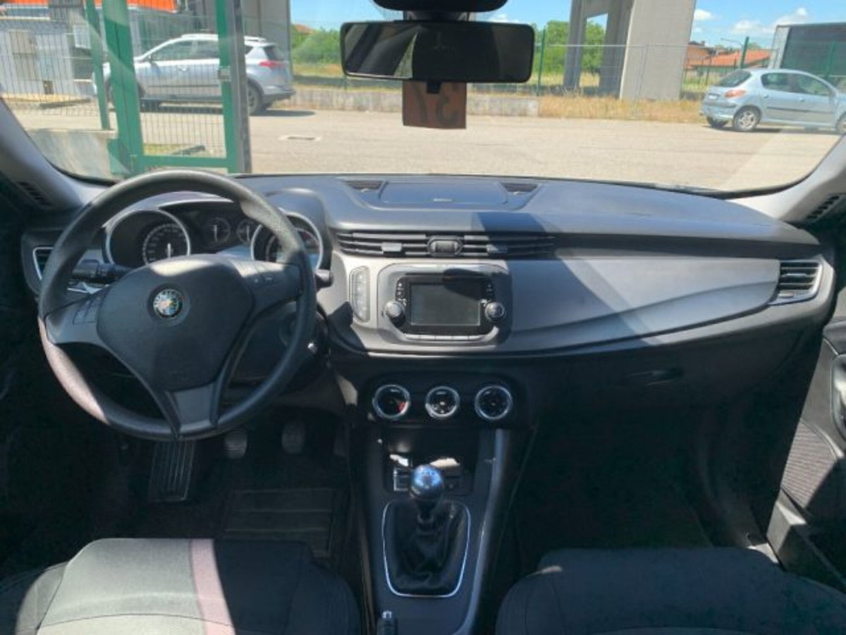 Alfa Romeo Giulietta 1.6 JTDm-2 Exclusive (13)