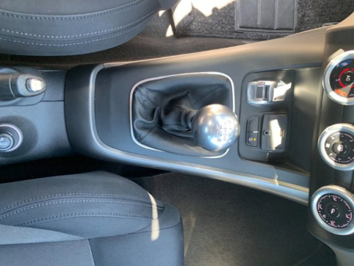 Alfa Romeo Giulietta 1.6 JTDm-2 Exclusive (16)