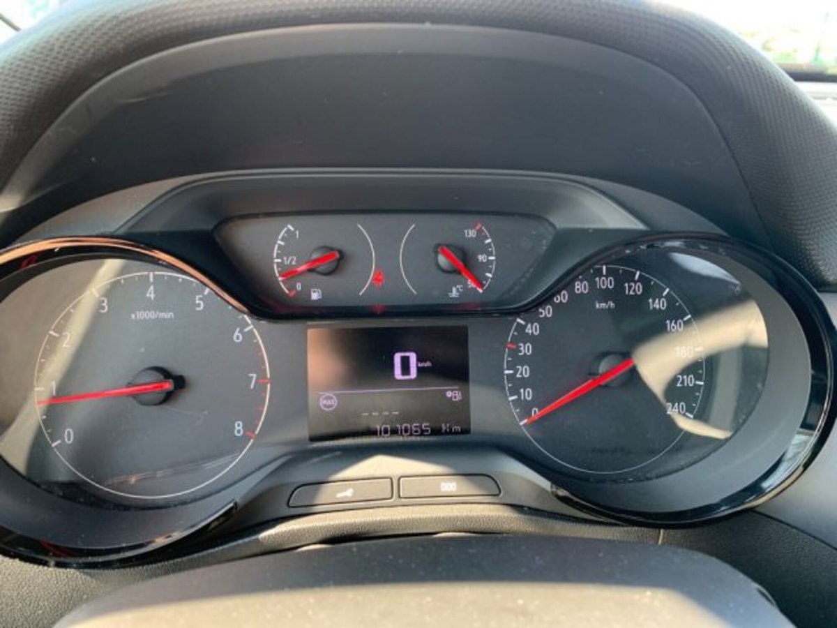 Opel Crossland X 1.2 12V (14)