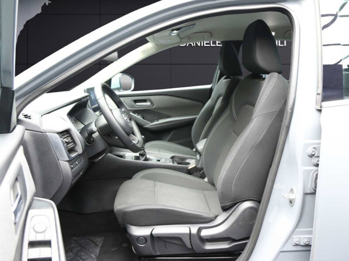 Nissan Qashqai 1.3 mhev Acenta 2wd 140cv (12)