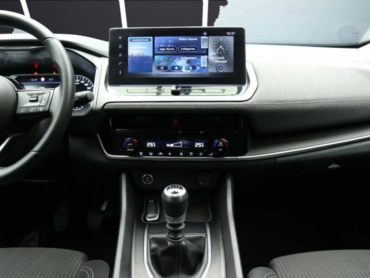 Nissan Qashqai 1.3 mhev Acenta 2wd 140cv (15)