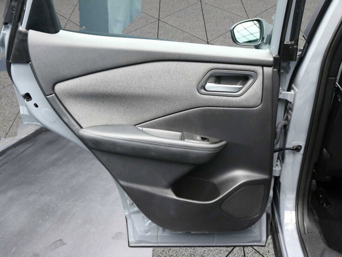 Nissan Qashqai 1.3 mhev Acenta 2wd 140cv (20)