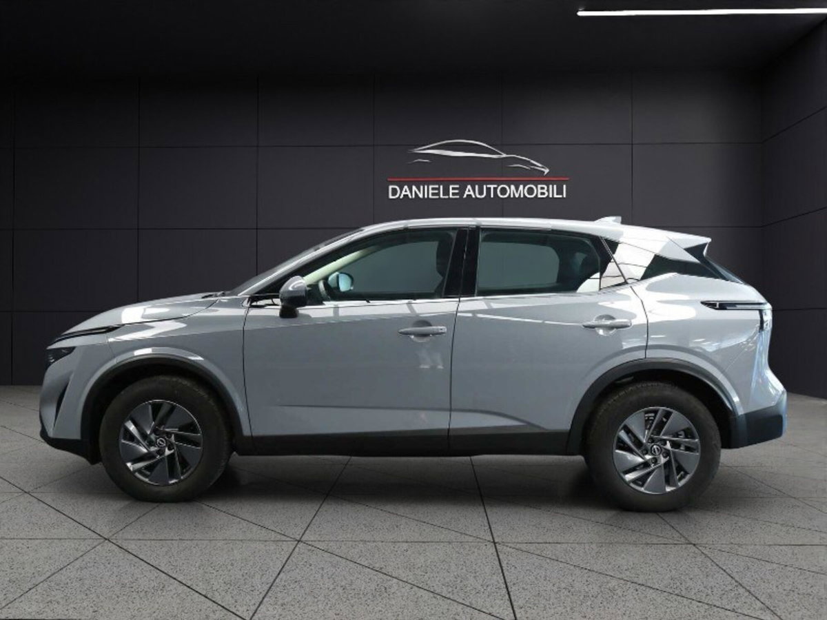 Nissan Qashqai 1.3 mhev Acenta 2wd 140cv (8)