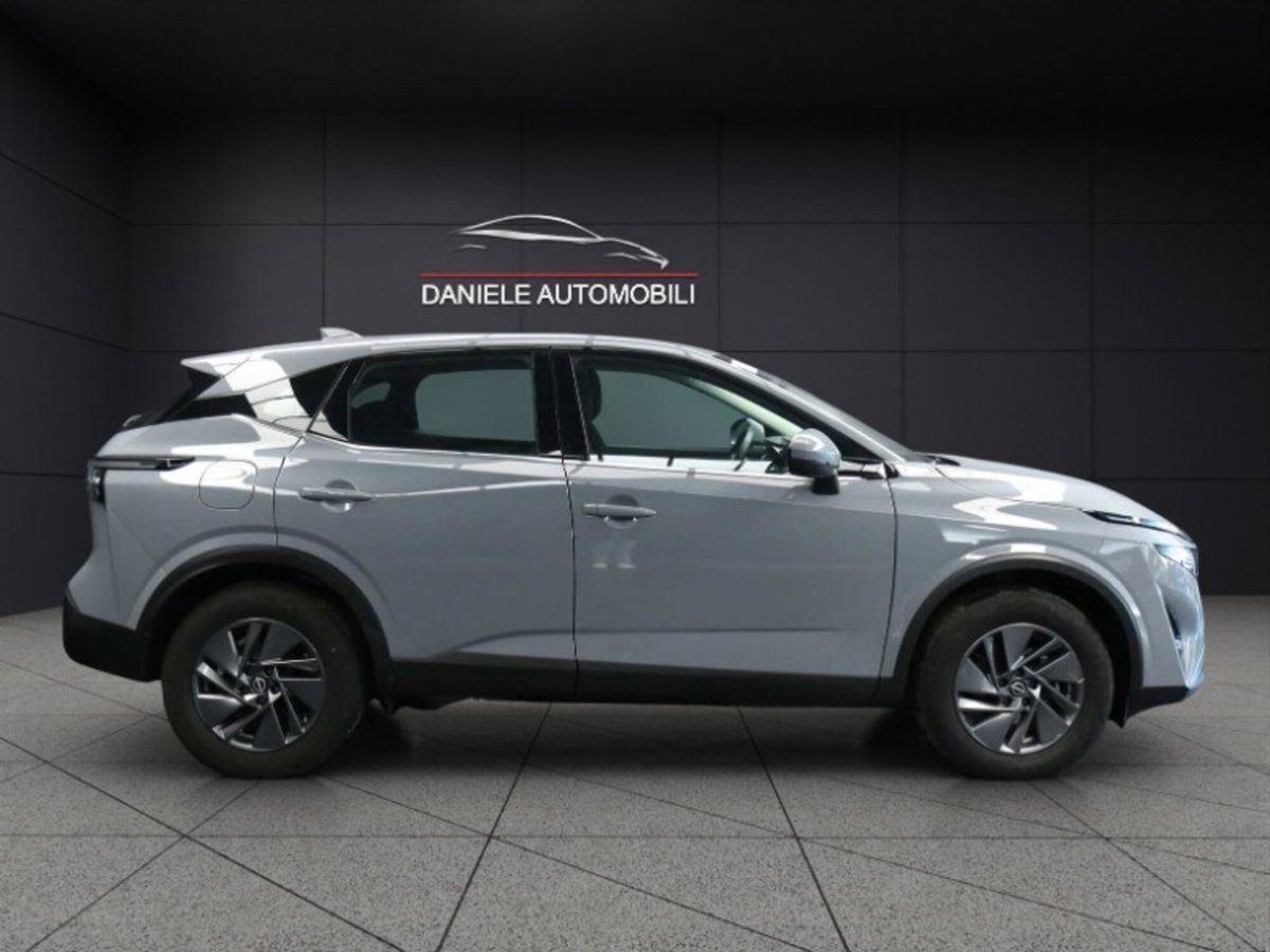 Nissan Qashqai 1.3 mhev Acenta 2wd 140cv (9)