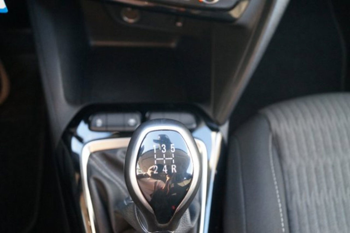 Opel Corsa 1.2 Edition (11)