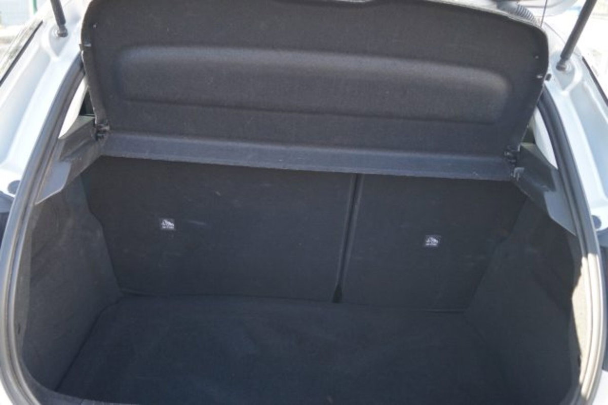 Opel Corsa 1.2 Edition (13)