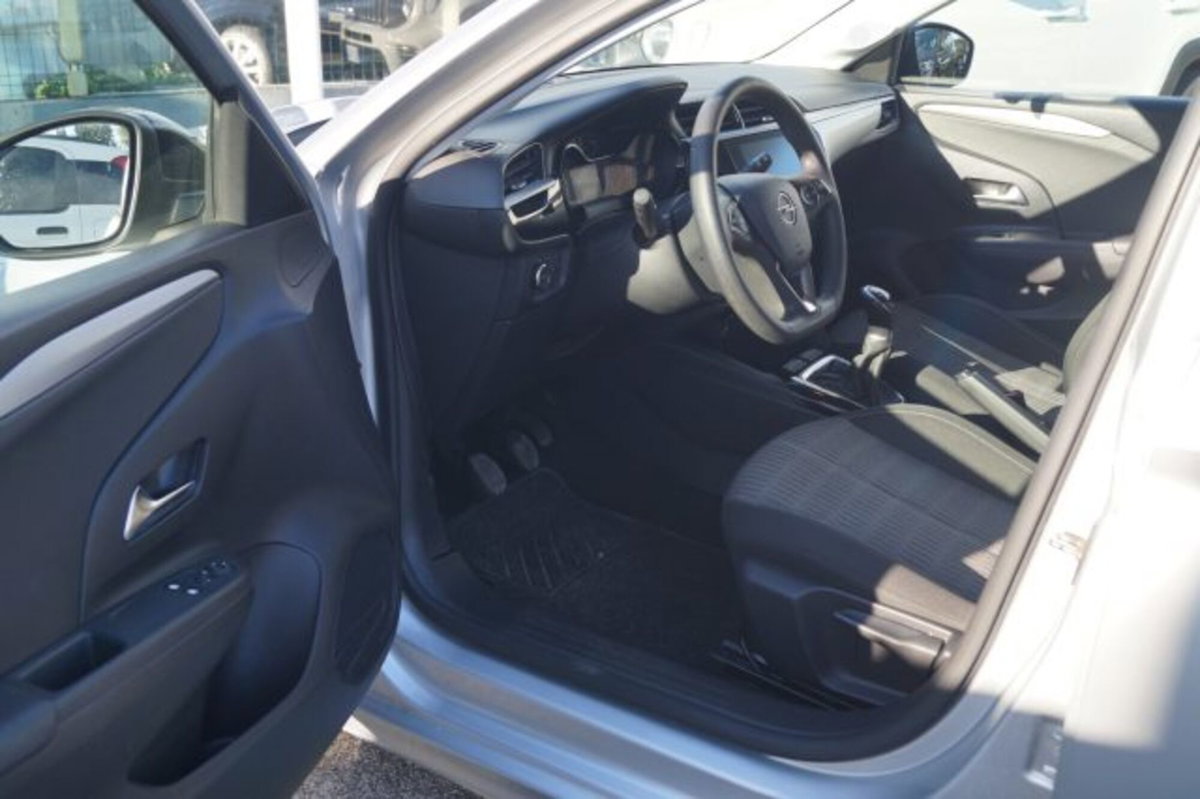 Opel Corsa 1.2 Edition (7)