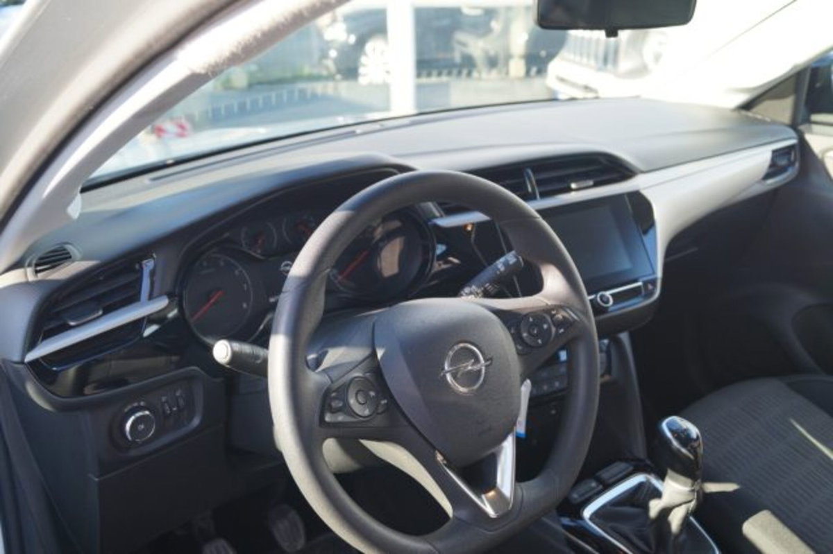 Opel Corsa 1.2 Edition (8)