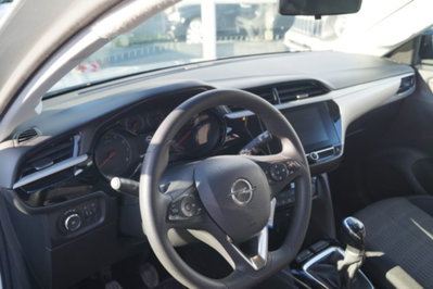 Opel Corsa 1.2 Edition (8)