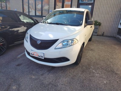 Lancia Ypsilon 1.2 69 CV 5 porte GPL Alberta Ferretti usata