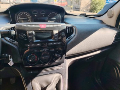 Lancia Ypsilon 1.2 69 CV 5 porte GPL Alberta Ferretti (10)