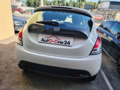 Lancia Ypsilon 1.2 69 CV 5 porte GPL Alberta Ferretti (5)