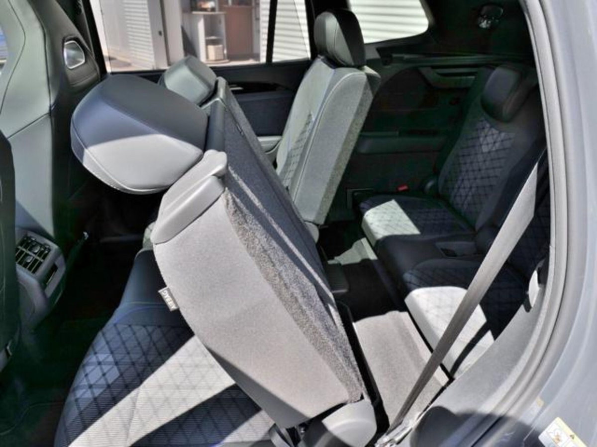 Volkswagen Tayron 2.0 tdi R-Line 150cv dsg 7p.ti (7)