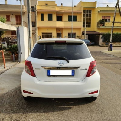 Toyota Yaris 1.3 5 porte Lounge (3)