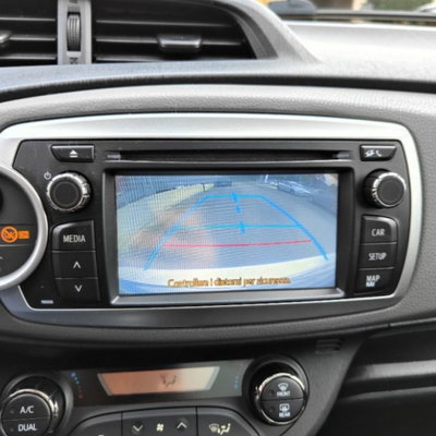 Toyota Yaris 1.3 5 porte Lounge (9)
