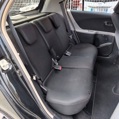 Toyota Yaris 1.3 5 porte Sol (5)