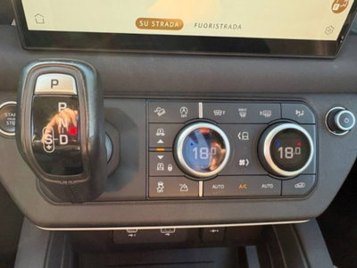 Land Rover Defender 110 3.0d i6 mhev X-Dynamic SE awd 200cv auto (12)