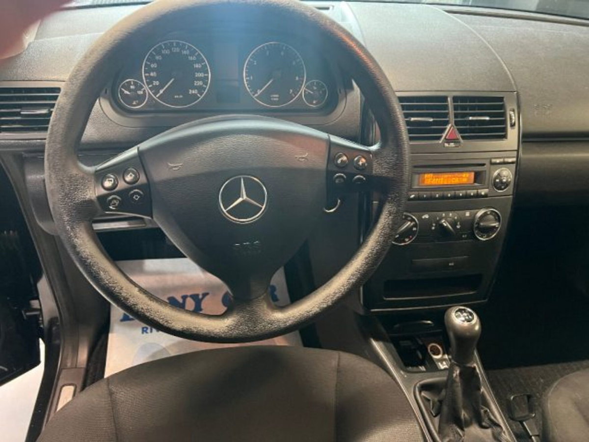 Mercedes-Benz Classe A 160 BlueEFFICIENCY Elegance (15)