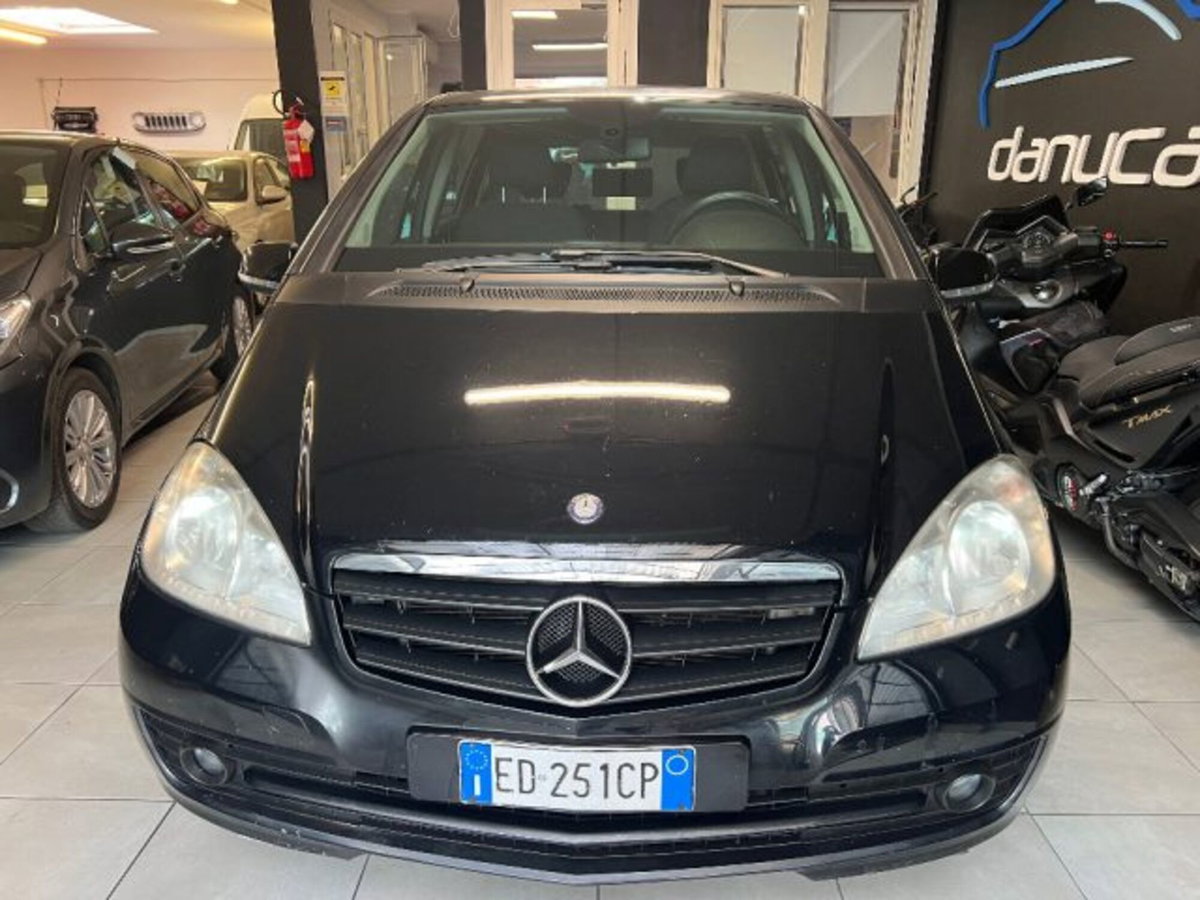 Mercedes-Benz Classe A 160 BlueEFFICIENCY Elegance (2)