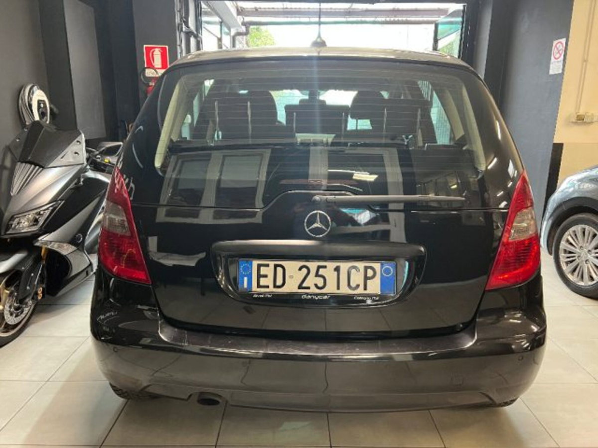 Mercedes-Benz Classe A 160 BlueEFFICIENCY Elegance (4)
