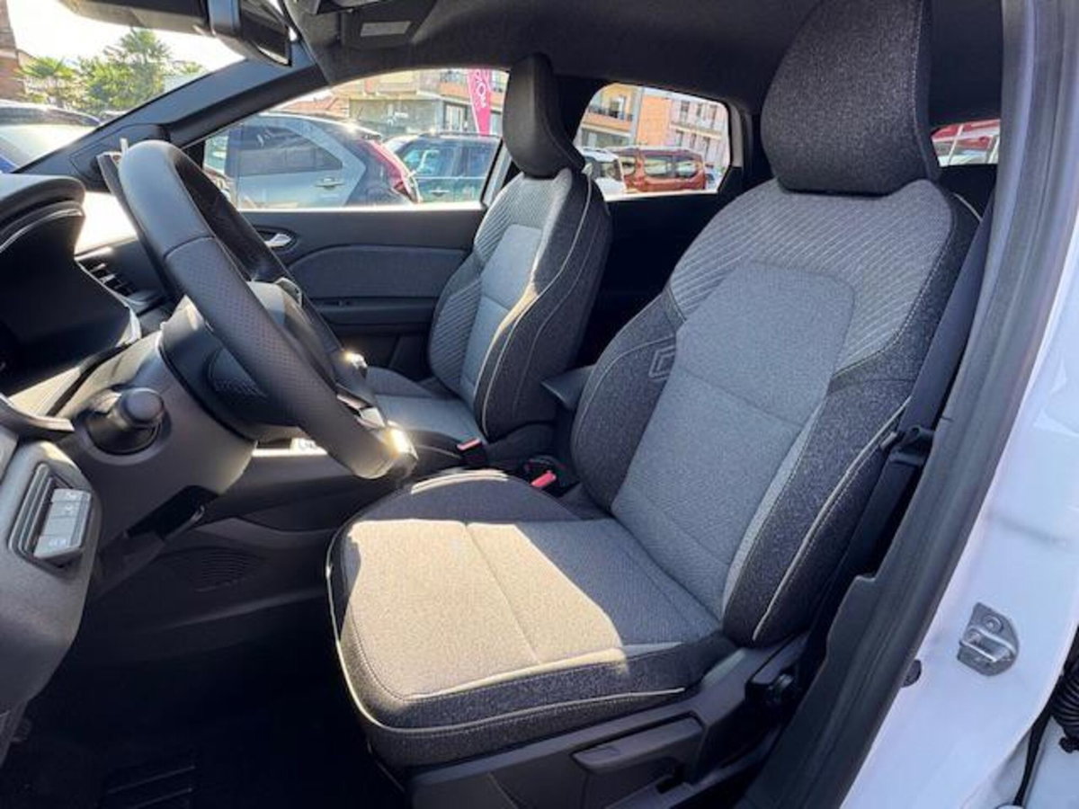 Renault Captur 1.2 eco-g Techno 120cv (6)