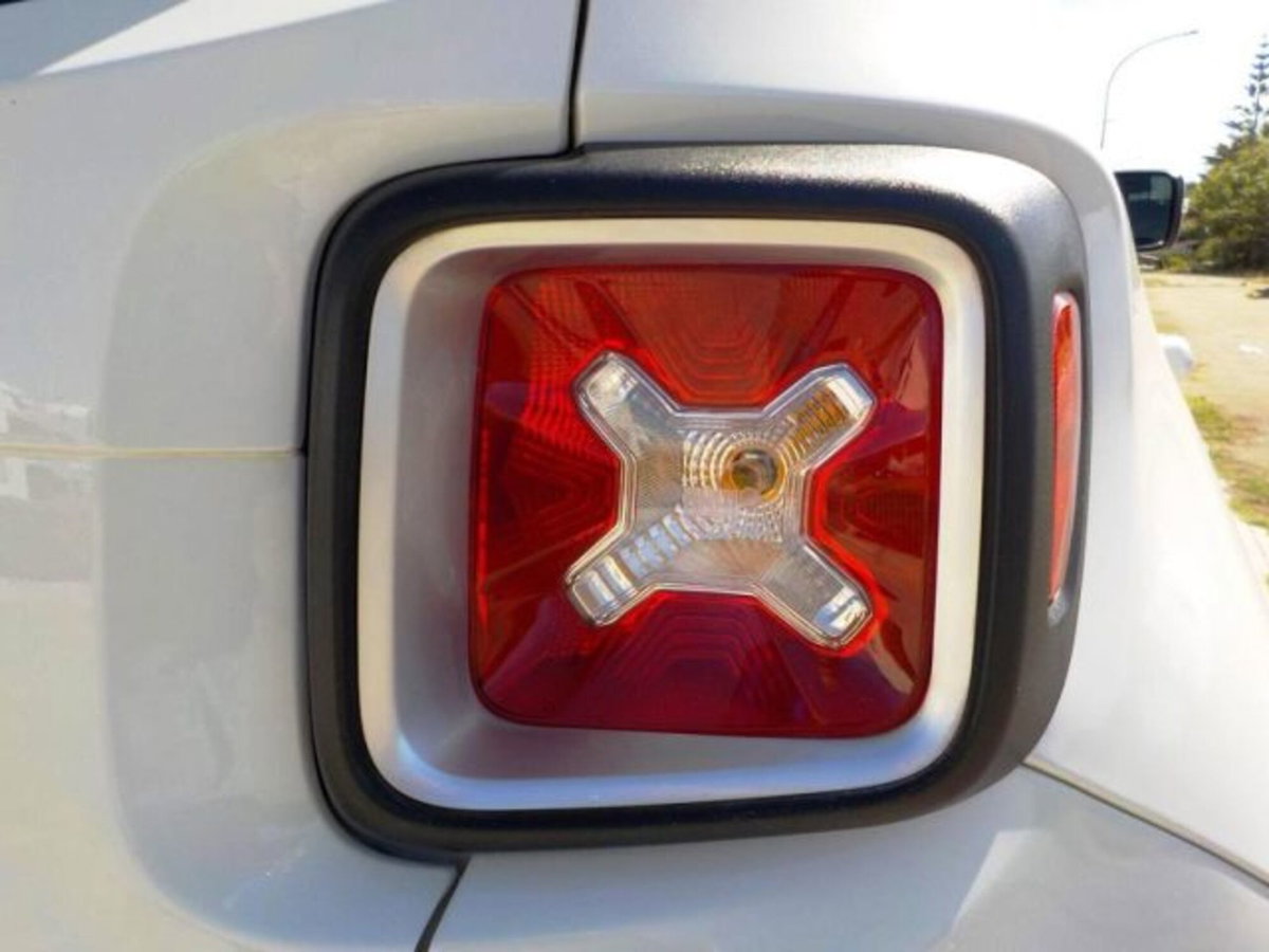 Jeep Renegade 1.6 Mjt 120 CV Limited (15)