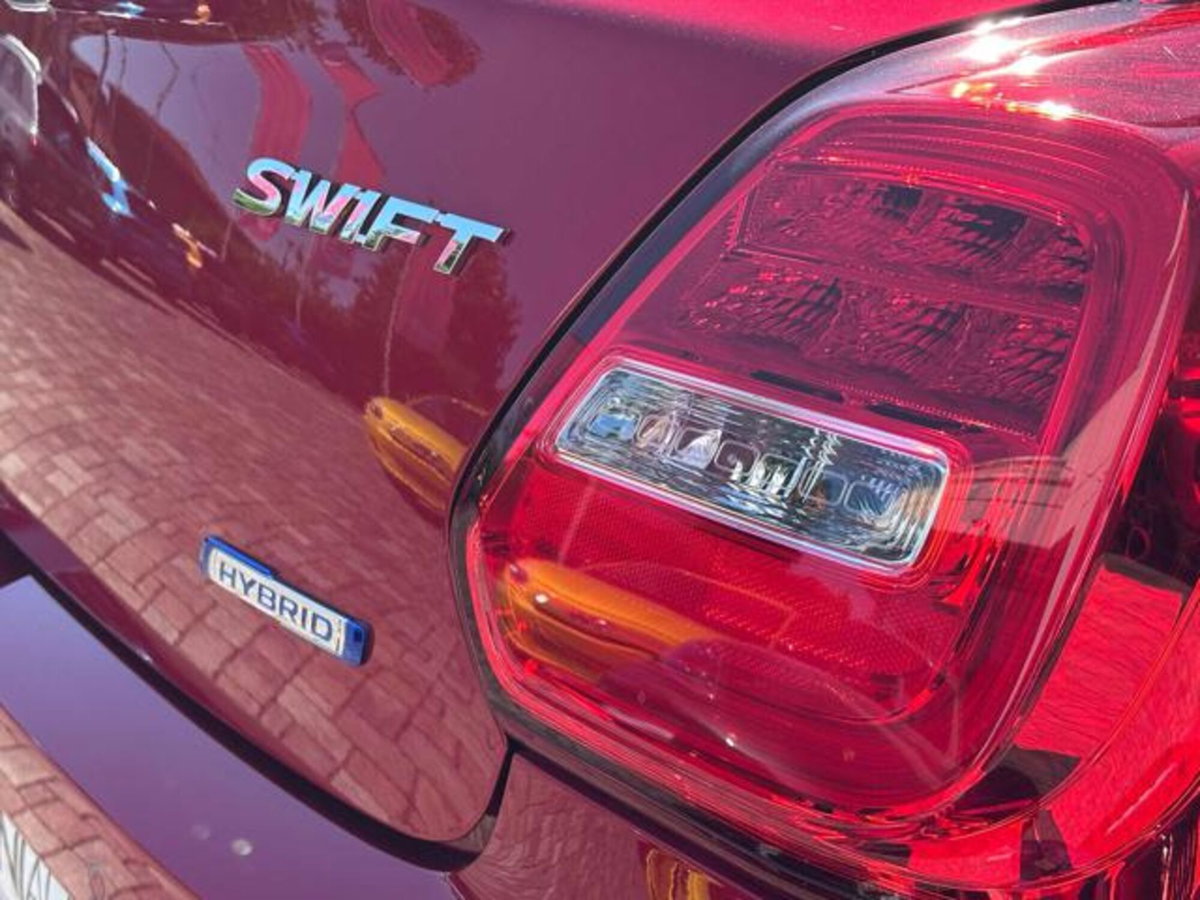 Suzuki Swift 1.2h Top 2wd (15)