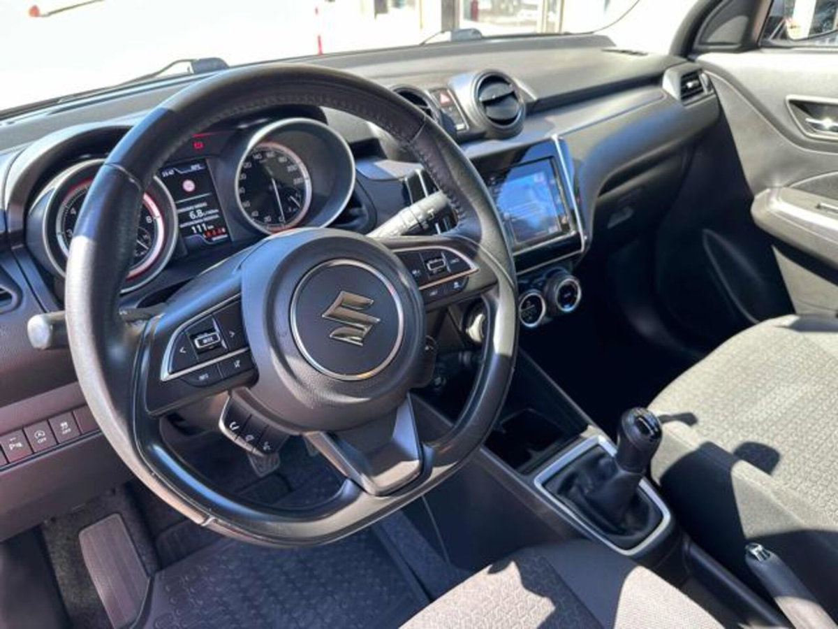 Suzuki Swift 1.2h Top 2wd (3)