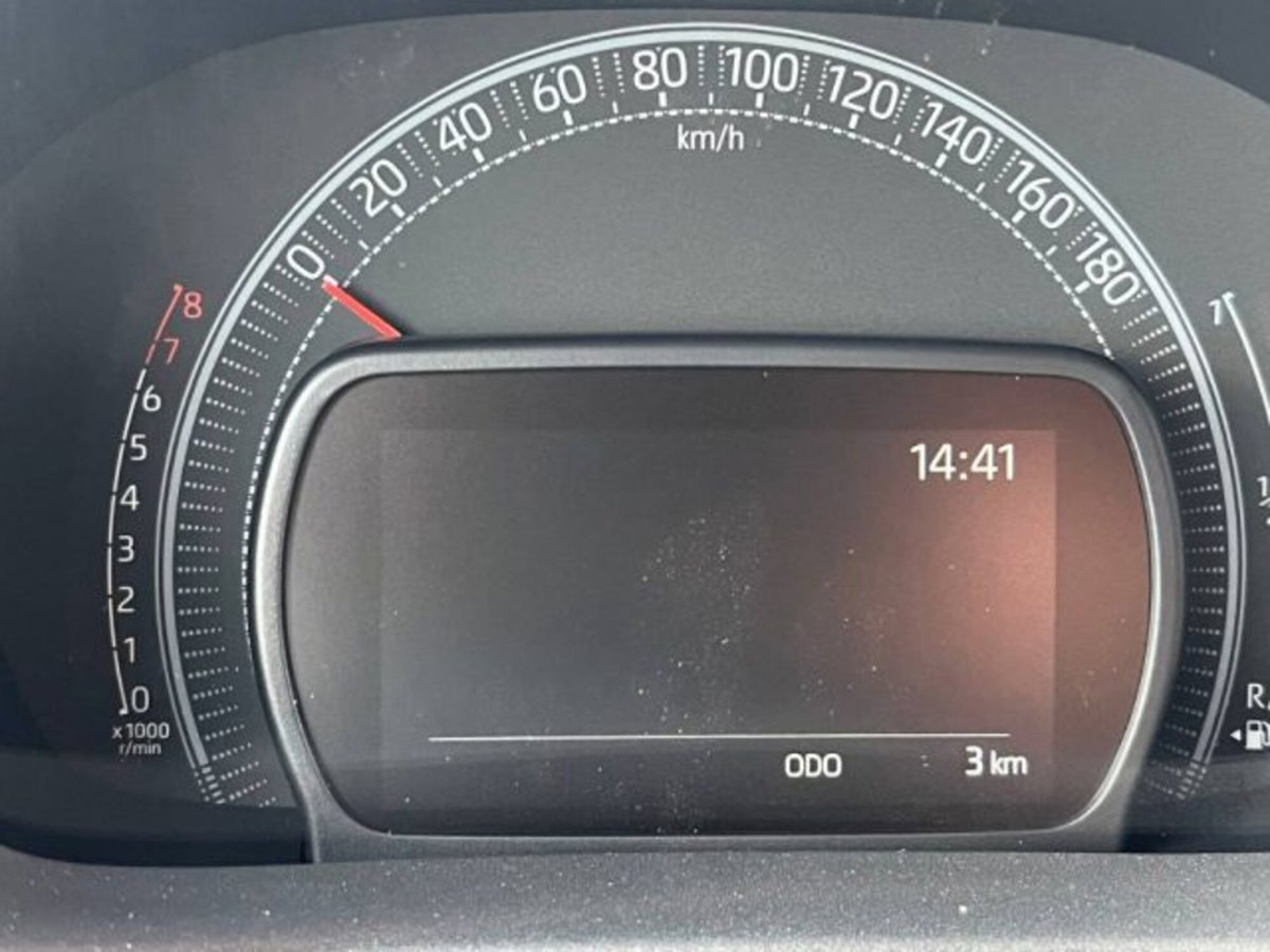 Toyota Aygo X 1.0 VVT-i 72 CV 5 porte Limited Air (11)
