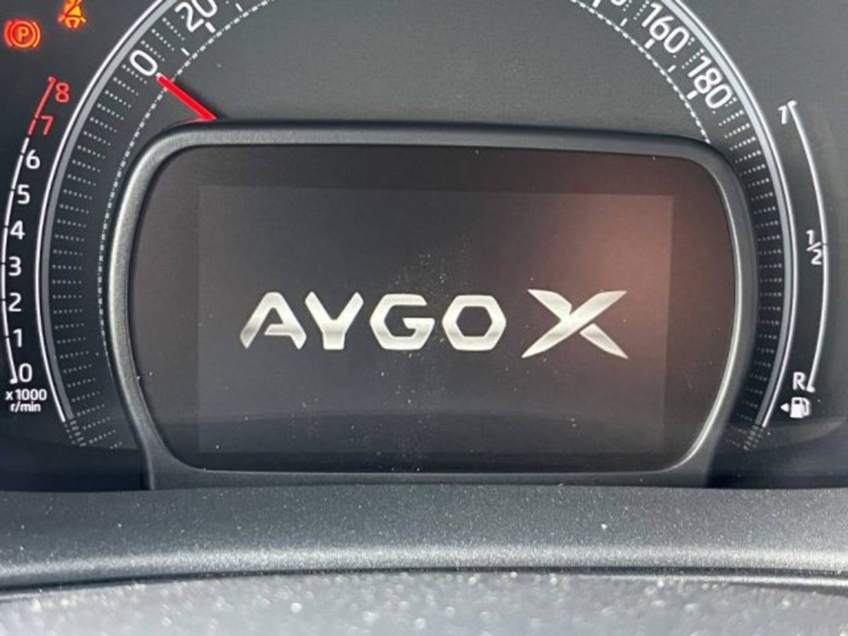 Toyota Aygo X 1.0 VVT-i 72 CV 5 porte Limited Air (12)