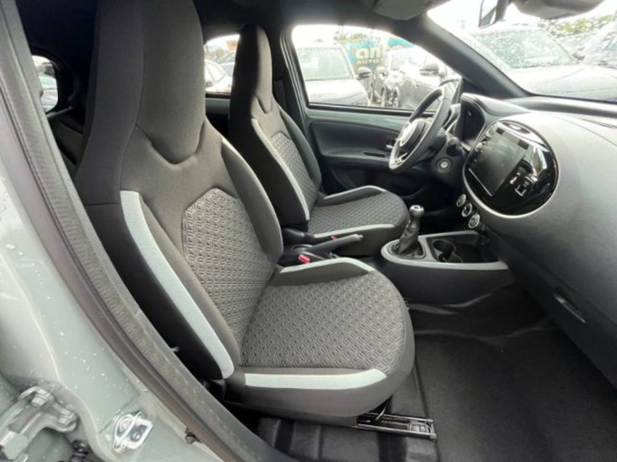 Toyota Aygo X 1.0 VVT-i 72 CV 5 porte Limited Air (18)