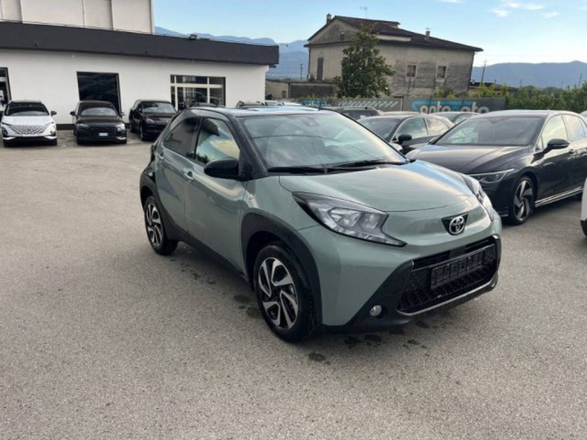 Toyota Aygo X 1.0 VVT-i 72 CV 5 porte Limited Air (2)